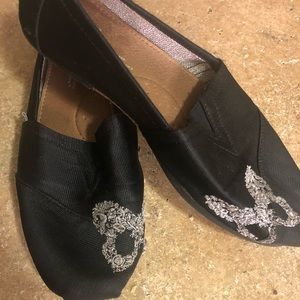 Limited edition exclusive Toms! Very cool!!